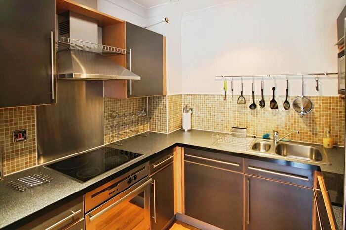 2 Bedroom Flat To Rent In Arran Road, London, SE6