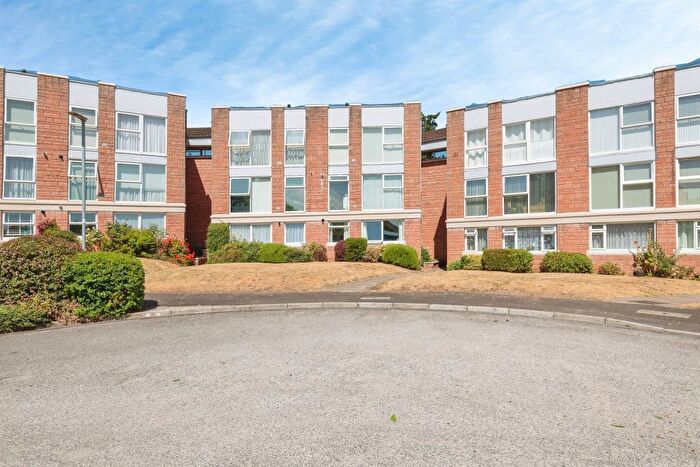 2 Bedroom Flat For Sale In Bernard Crescent, Minehead, TA24