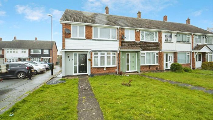 3 Bedroom End Of Terrace House For Sale In Thirlmere Close, Coventry, CV4