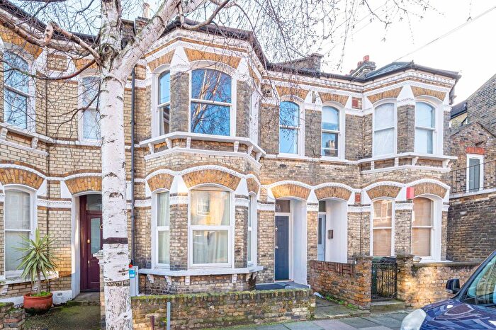 3 Bedroom Flat For Sale In Ballater Road, Clapham, London, SW2