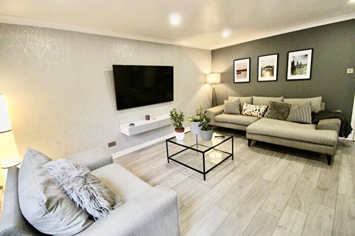 3 Bedroom Flat To Rent In Millside Road, Peterculter, AB14