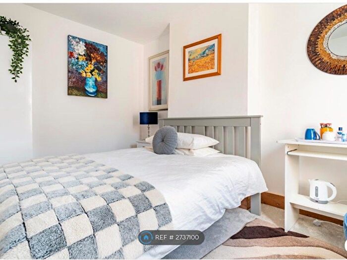 4 Bedroom Semi-detached House To Rent In Five Mile Drive, Oxford, OX2