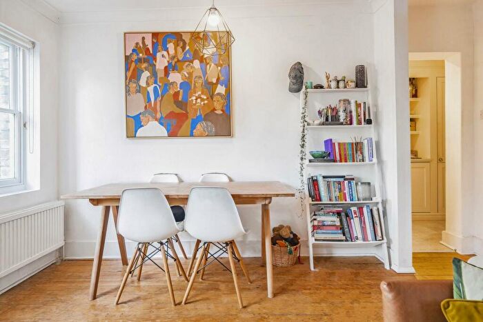 2 Bedroom Flat For Sale In Gipsy Hill, Crystal Palace, SE19