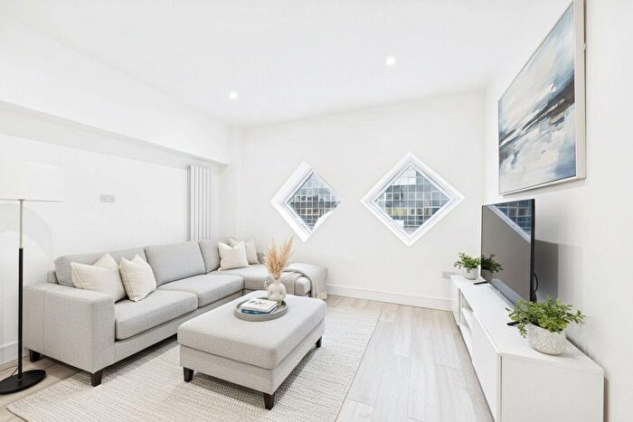 1 Bedroom Studio To Rent In High Street, Maidenhead, Berkshire, SL6