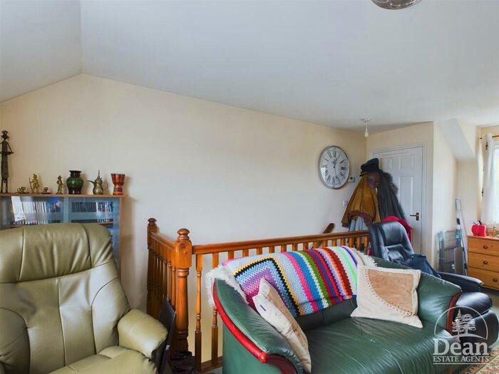 2 Bedroom Coach House For Sale In Listers Place, Cinderford, GL14