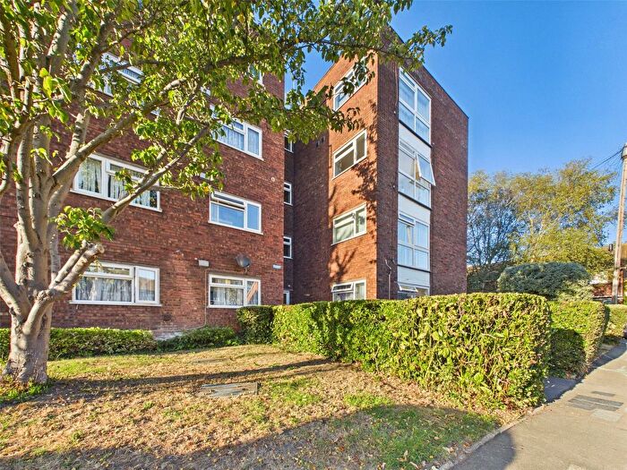 2 Bedroom Flat To Rent In St. Christophers Close, Isleworth, TW7