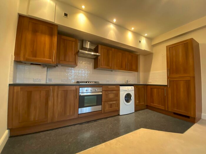 3 Bedroom Apartment To Rent In Moors Walk, Welwyn Garden City, AL7