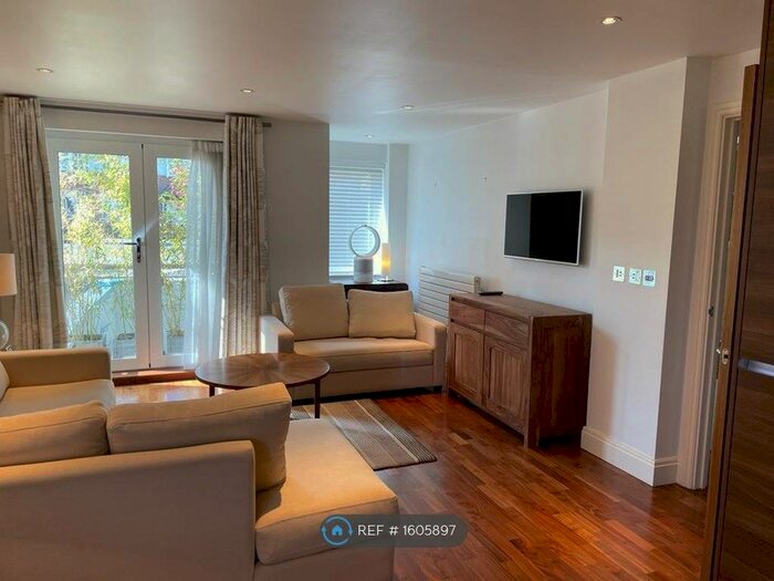 1 Bedroom Flat To Rent In Twickenham Road, London, TW11