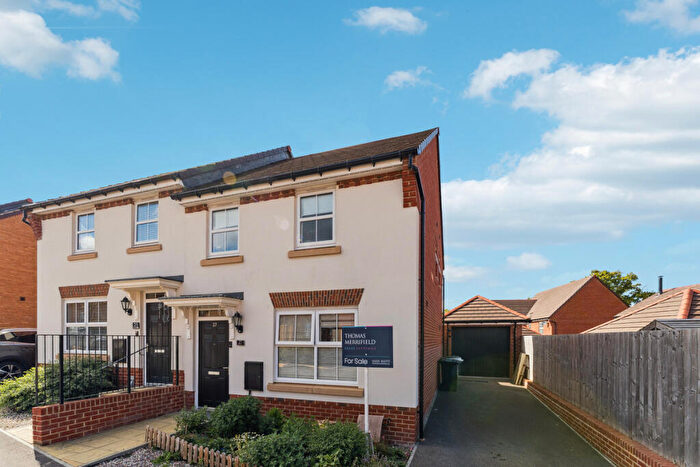 3 Bedroom Semi-Detached House For Sale In Durnells, Didcot, OX11