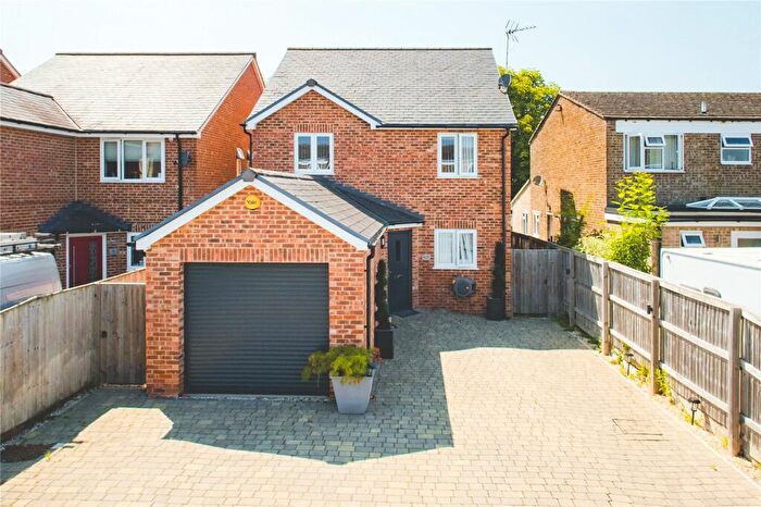4 Bedroom Detached House For Sale In Pear Tree Close, Purton, Wiltshire, SN5