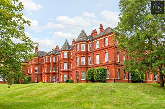3 Bedroom Apartment To Rent In Devonshire House, Brandesbury Square, Woodford Green, Essex, IG8