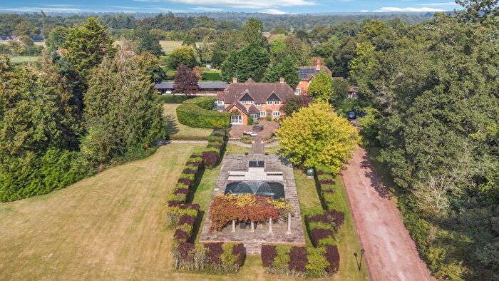 5 Bedroom Equestrian Property For Sale In Reading Road, Mattingley, Hampshire, RG27