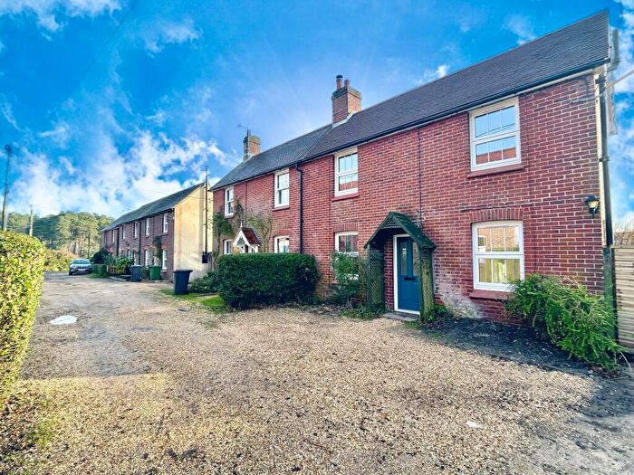 3 Bedroom Cottage To Rent In Woolmer Terrace, Benhams Lane, Greatham, Liss, GU33
