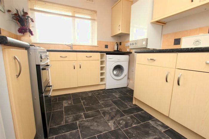 2 Bedroom Flat To Rent In Douglas Grove, Darwen BB3