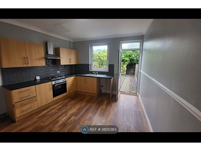 3 Bedroom Terraced House To Rent In Grafton Street, Barnsley, S70