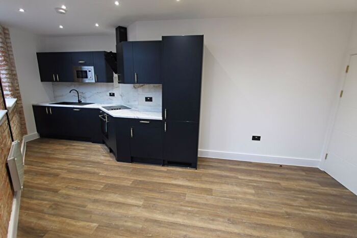 1 Bedroom Flat To Rent In Overstone Road, Northampton, NN1