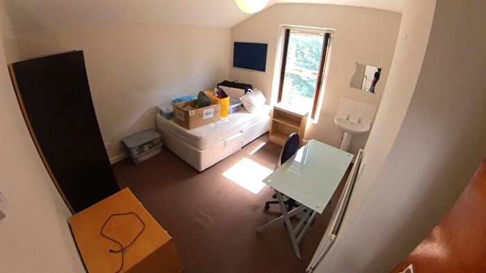 9 Bedroom House To Rent In Victoria Road, Manchester, M14