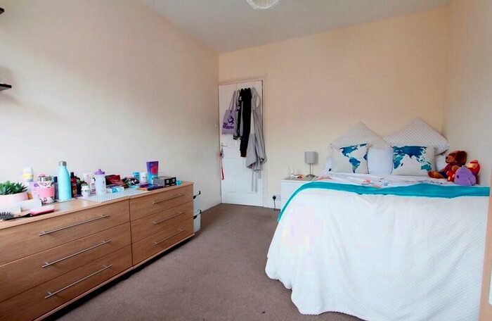 4 Bedroom Terraced House To Rent In Highgrove Street, Reading, Berkshire, RG1