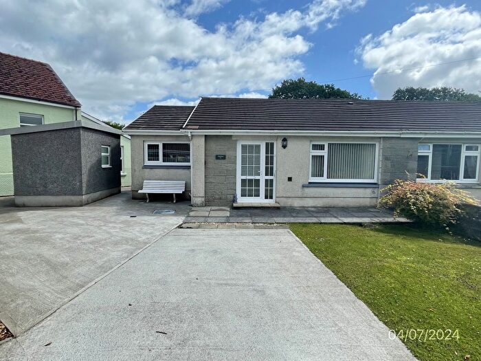 2 Bedroom Semi-Detached Bungalow To Rent In Penygarn Road, Ammanford, Carmarthenshire, SA18