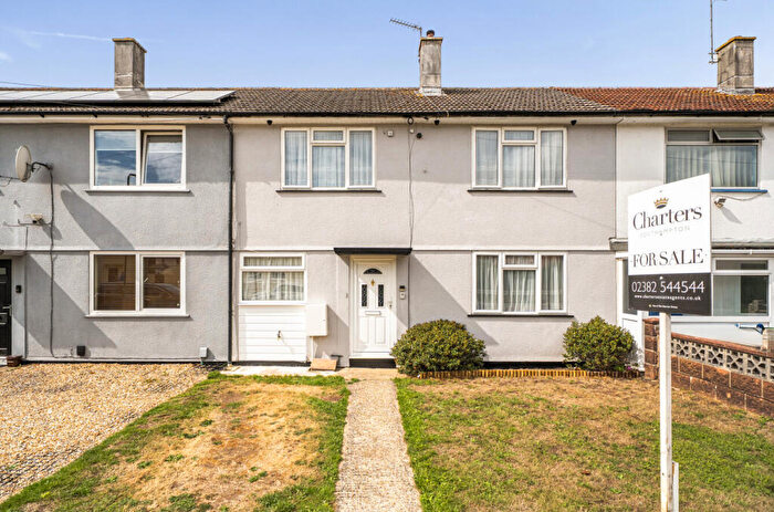 3 Bedroom Terraced House For Sale In Cromer Road, Milbrook, Southampton, Hampshire, SO16
