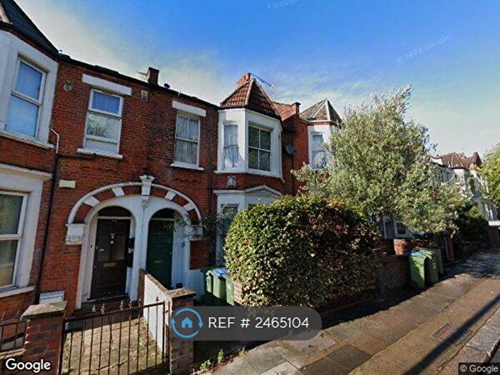 2 Bedroom Flat To Rent In Hillreach, London, SE18