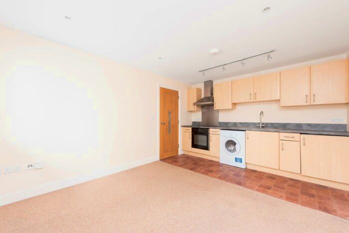 1 Bedroom Flat To Rent In Moorland Close, Witney, Oxfordshire, OX28