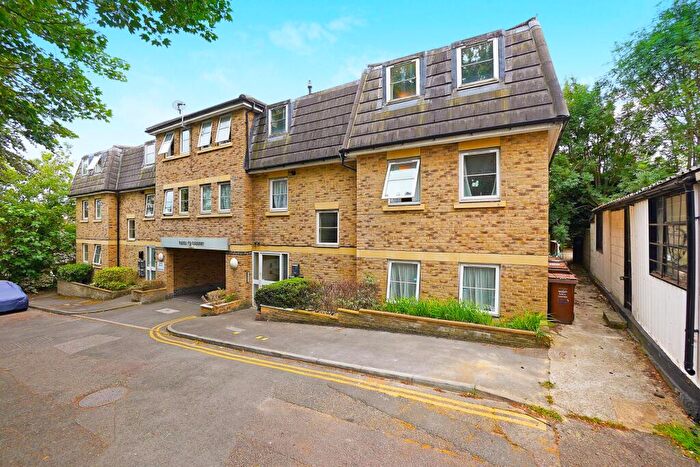 2 Bedroom Flat For Sale In Dunnings Lane, Rochester, ME1