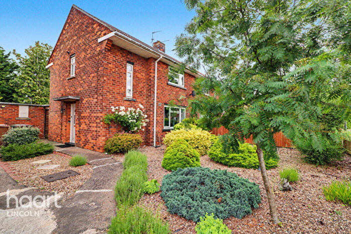 2 Bedroom Semi-Detached House For Sale In Scampton Avenue, Lincoln, LN6