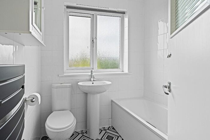 4 Bedroom Semi-Detached House To Rent In South Glassford Street, Milngavie, Glasgow, G62