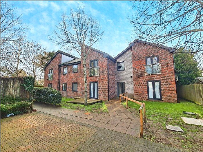 2 Bedroom Flat To Rent In Waterloo Road, Southampton, Hampshire, SO15