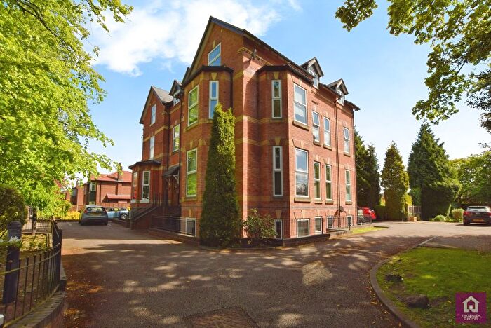 2 Bedroom Flat For Sale In Clarendon Road, Sale, Greater Manchester, M33