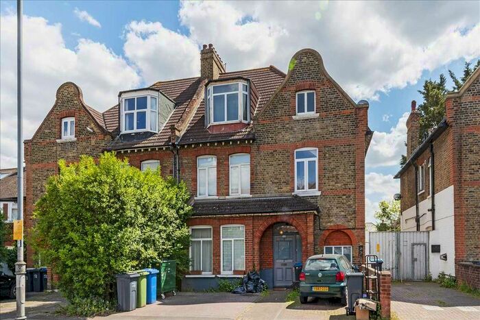 1 Bedroom Flat To Rent In Queens Road, London, SW19