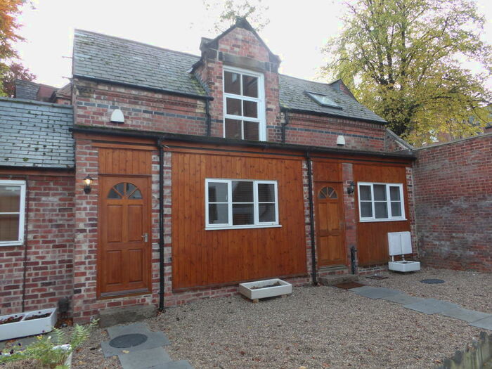 2 Bedroom Semi-Detached House To Rent In &#pppw Burns St, NG7