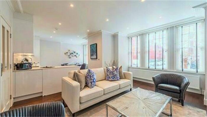 3 Bedroom Flat To Rent In Hamlet Gardens, London, W6