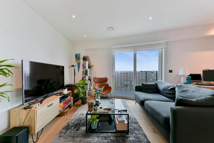 1 Bedroom Flat To Rent In Keybridge Tower, Vauxhall, London, SW8