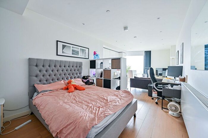 Studio To Rent In Walworth Road, Elephant And Castle, London, SE1