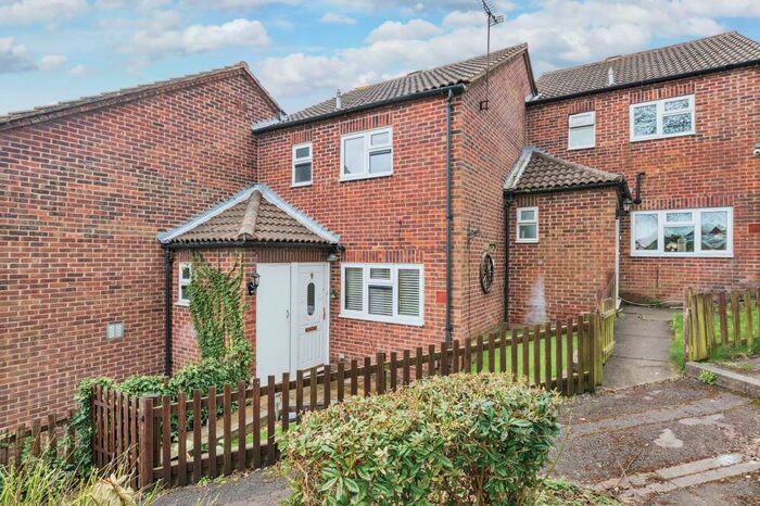2 Bedroom Terraced House To Rent In High Wycombe, Buckinghamshire, HP13