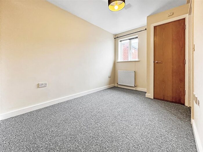 2 Bedroom Flat For Sale In Elm Grove, Southsea, PO5
