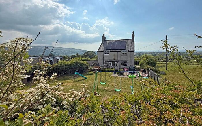 4 Bedroom Detached House For Sale In Deiniolen, Caernarfon, Gwynedd, LL55