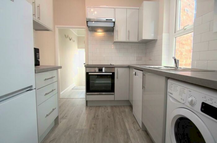 3 Bedroom Flat To Rent In (£pppw) Shortridge Terrace, Newcastle Upon Tyne, NE2