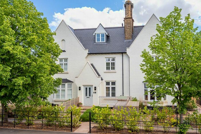 3 Bedroom Property For Sale In High Road, Stapleford, Hertford, SG14