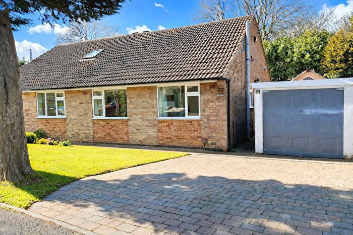 2 Bedroom Semi Detached Bungalow For Sale In Brisbane Avenue, Poplars Park, Bradford, BD2