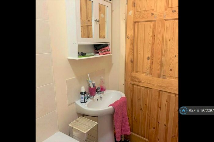 1 Bedroom Flat To Rent In Outram Street, Sutton-In-Ashfield, NG17