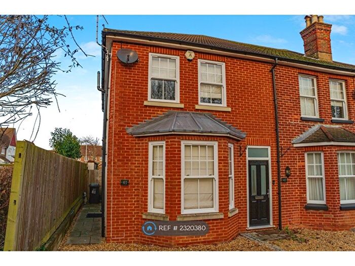 2 Bedroom End Of Terrace House To Rent In Povey Cross Road, Horley, RH6