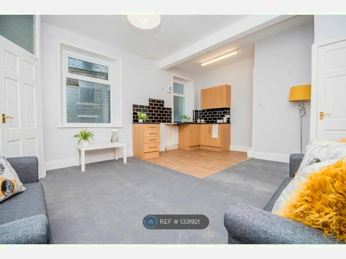 2 Bedroom Terraced House To Rent In Thorn Street, Bacup, OL13