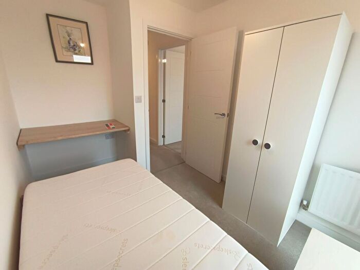 5 Bedroom House To Rent In Clover Way, Bristol, BS34