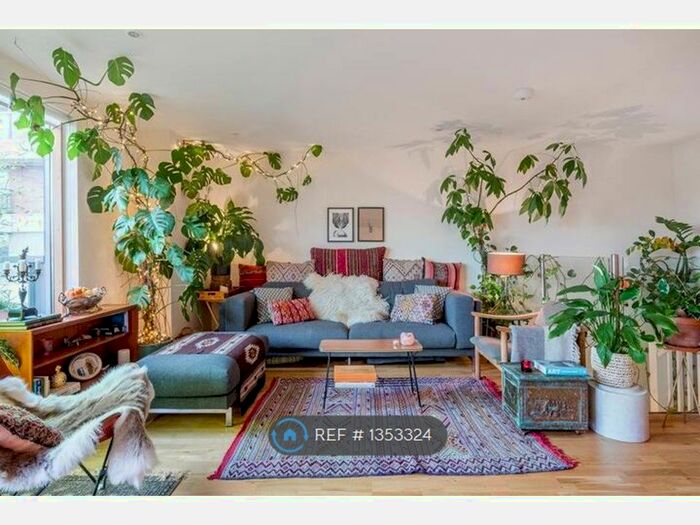 2 Bedroom Flat To Rent In Wick Lane, London, E3