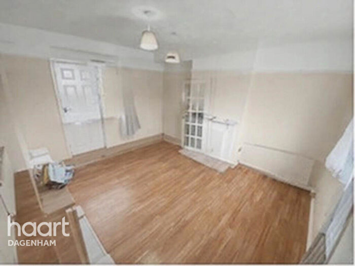 4 Bedroom Terraced House To Rent In Crescent Road, Dagenham, RM10