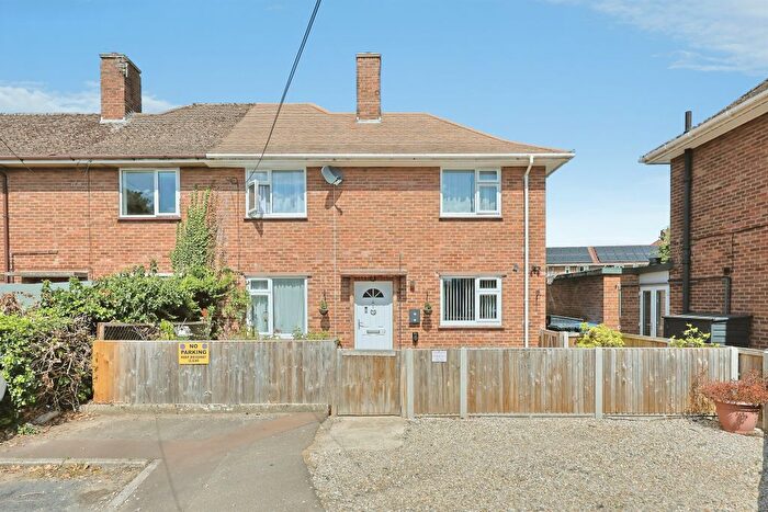 3 Bedroom End Of Terrace House For Sale In Ambleside Close, Norwich, NR5