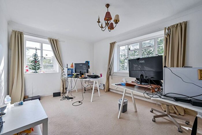 2 Bedroom Flat To Rent In Dartmouth Grove, Blackheath, London, SE10